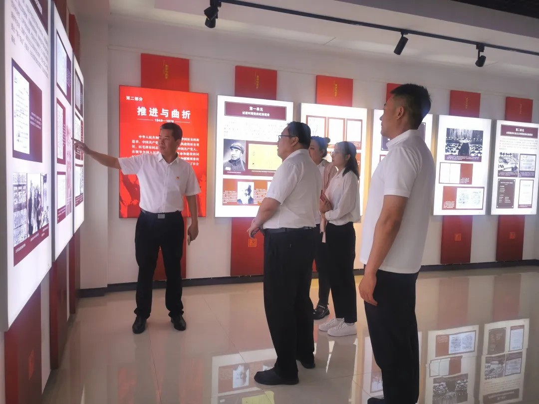 塑廉政，揚(yáng)清風(fēng)——錦州市渤海中等職業(yè)技術(shù)學(xué)校黨支部開展七·一主題黨日活動(dòng)